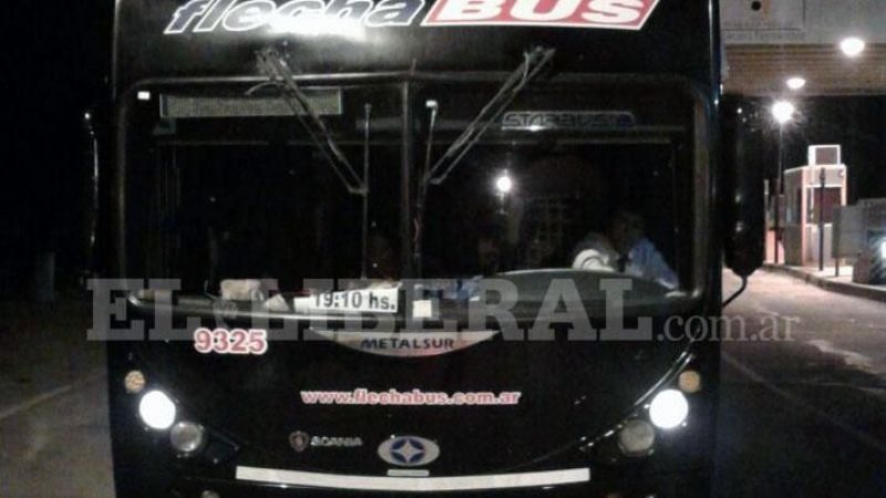 Joven viajaba con un frasco de marihuana