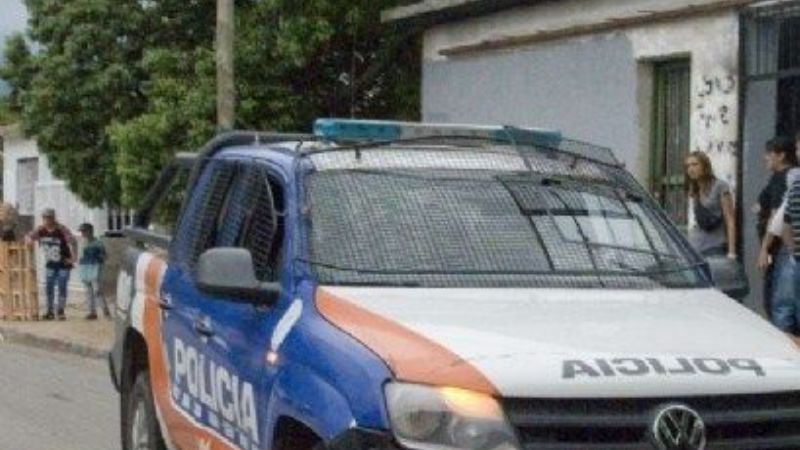 Compró dos jaulas robadas y las tuvo que entregar a la policía