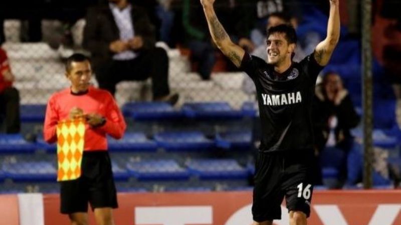 Lanús primero por los puntos de Chapecoense y triunfo ante Nacional