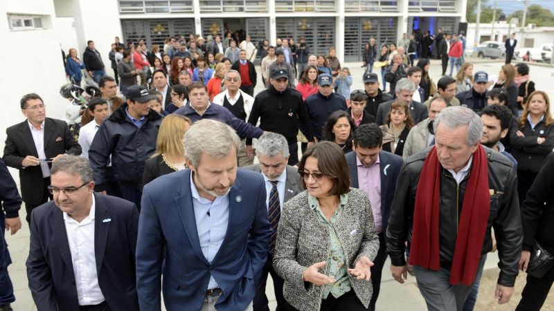 Lucía y Frigerio inauguraron escuela