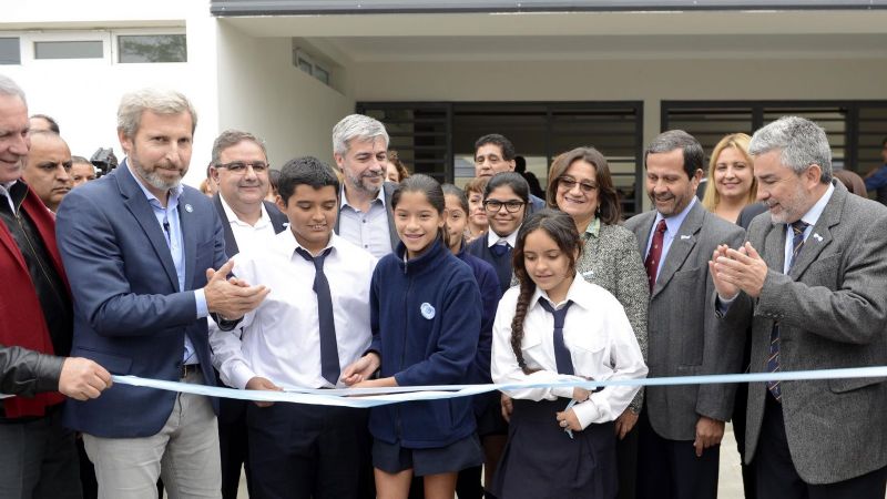 Lucía y Frigerio inauguraron escuela