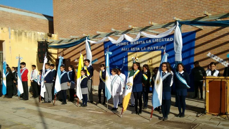 Acto en la Escuela Secundaria Nº 79 “Dr. Manuel Belgrano”