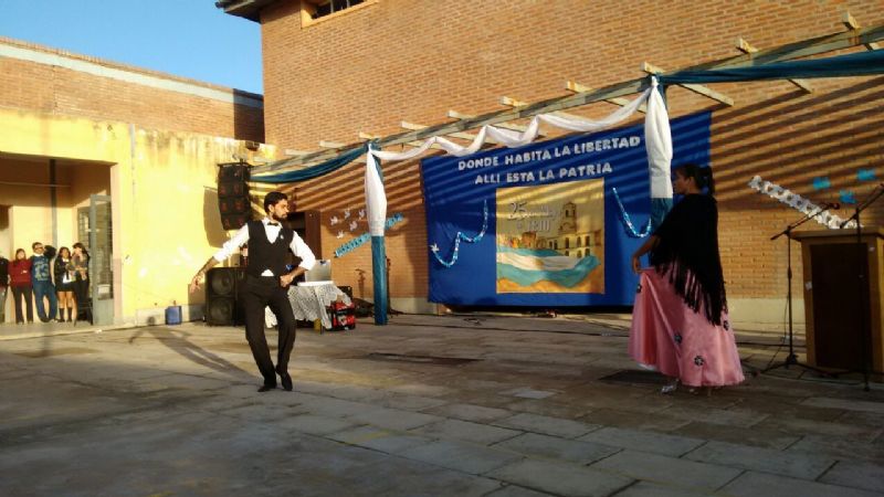 Acto en la Escuela Secundaria Nº 79 “Dr. Manuel Belgrano”