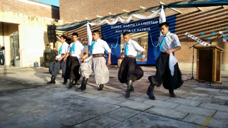 Acto en la Escuela Secundaria Nº 79 “Dr. Manuel Belgrano”