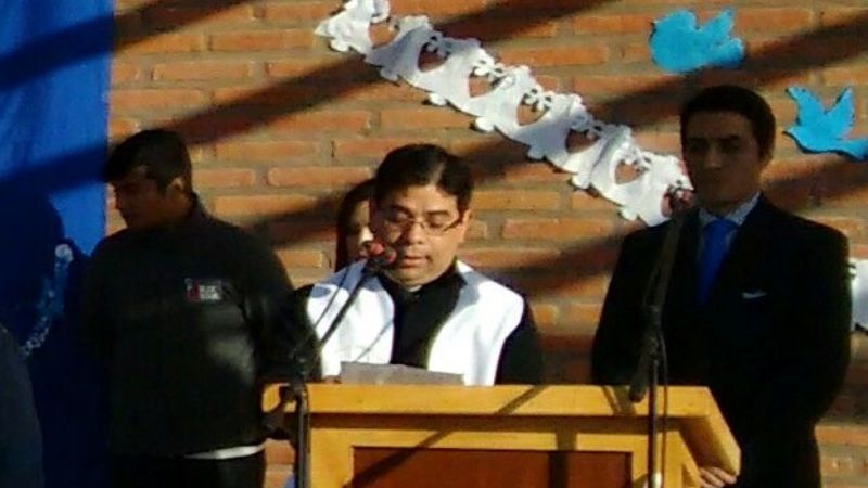 Profunda invocación religiosa del cura párroco en Recreo
