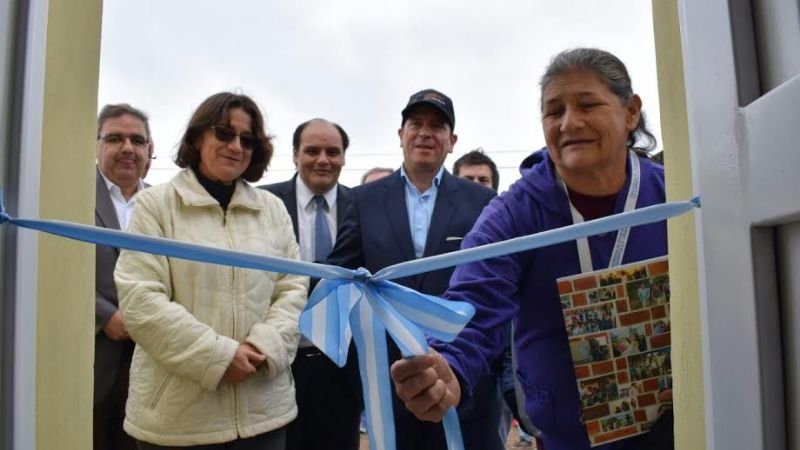 Lucía entrego 21 viviendas en el Loteo Parque Sur
