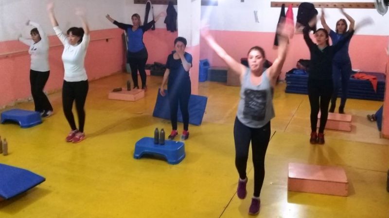 Actividades deportivas y recreativas en el Polideportivo 250