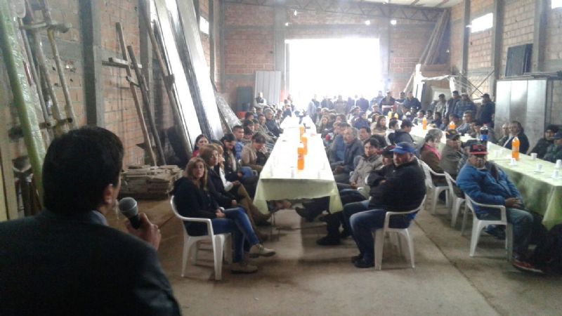 Ojeda dio un aumento de 2 mil pesos y entregó ropa