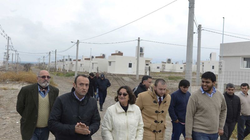 Lucía recorrió las nuevas viviendas del complejo Valle Chico