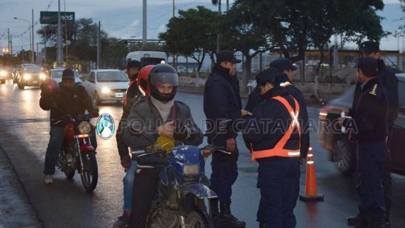 Un total de 24 vehículos demorados y tres arrestados