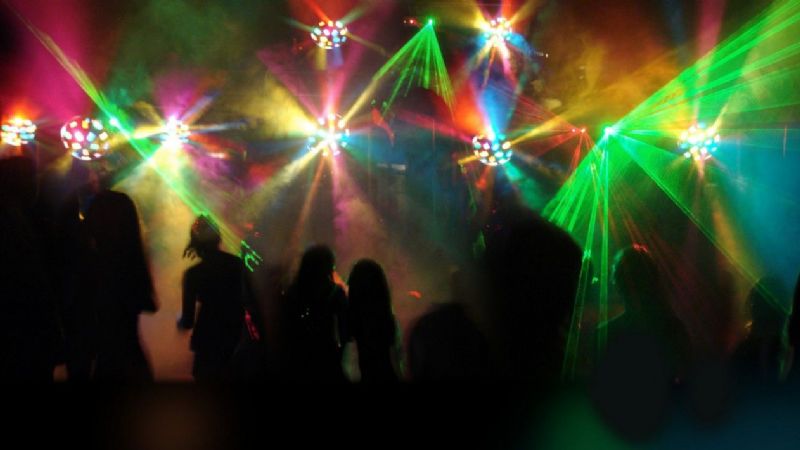 Cinco aprehendidos en un boliche de Santa María