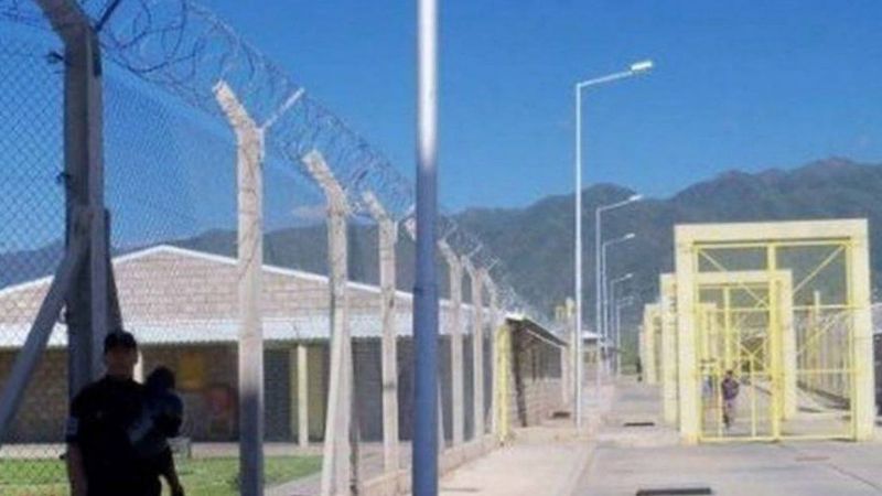 Familiares del preso muerto se movilizarían