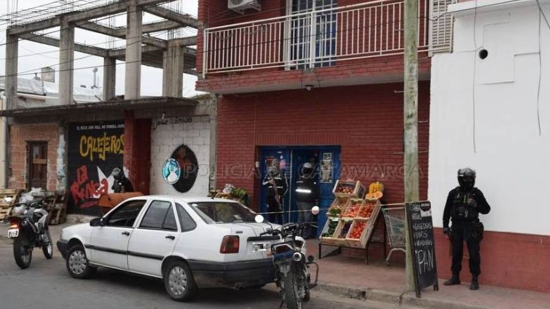 Secuestran marihuana en un allanamiento en una verdulería