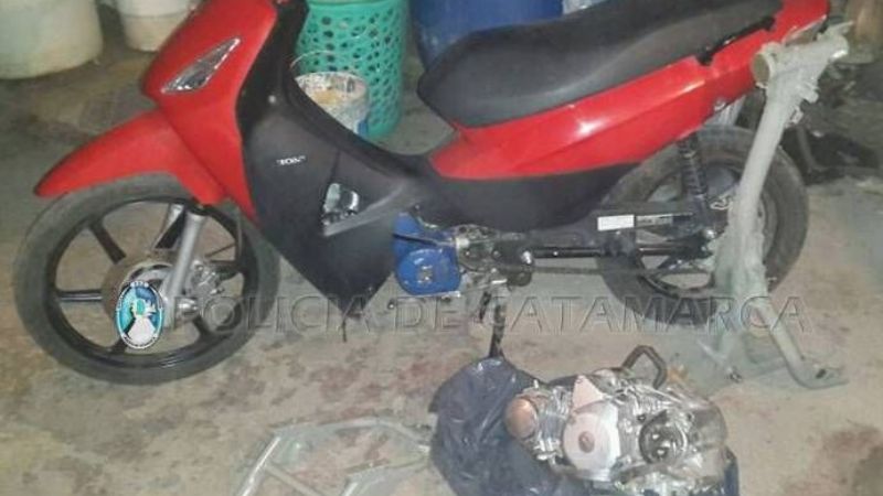 Secuestran dos motos robadas tras registros domiciliarios