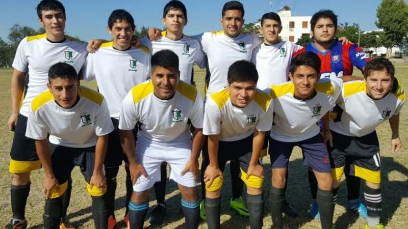 Caruchas sigue arriba con “ayudín” de La Pacha