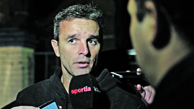 Lavallén recibió mensajes acusándolo de favorecer a Boca