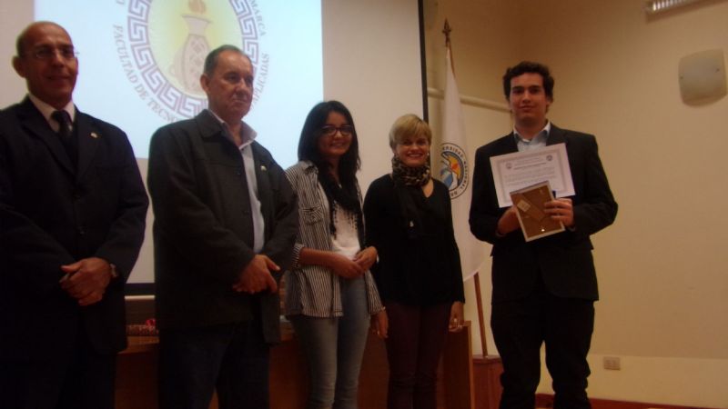 Premios a ingresantes con mejores promedios