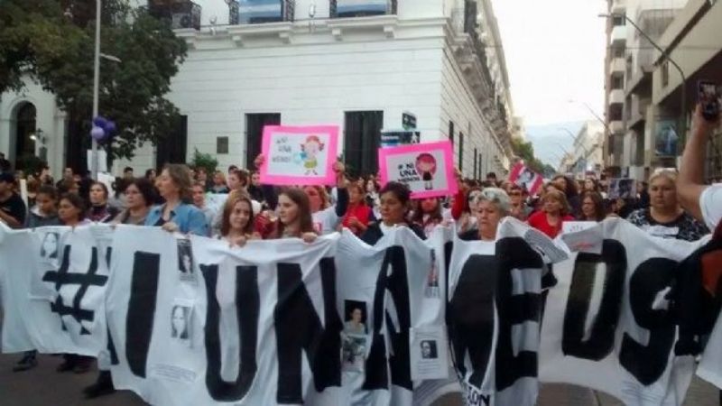 Realizan una nueva marcha "Ni una menos"