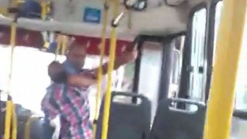 Colectivero redujo a ladrón que quiso robarle la recaudación