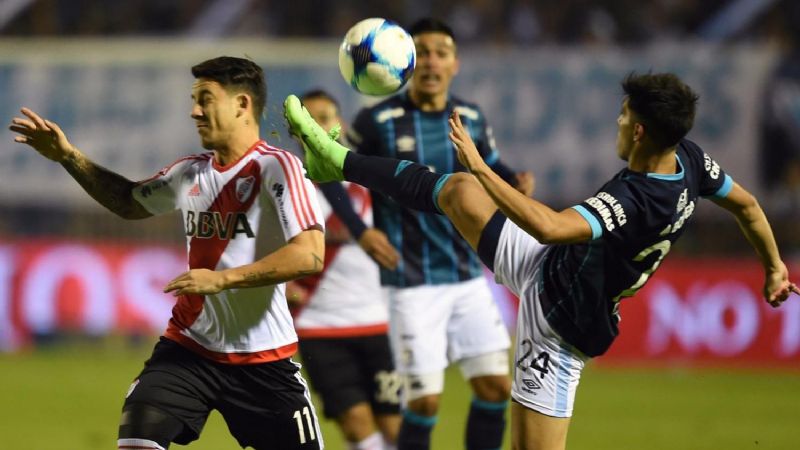 River goleó a Atlético 3-0 y está a un punto de Boca