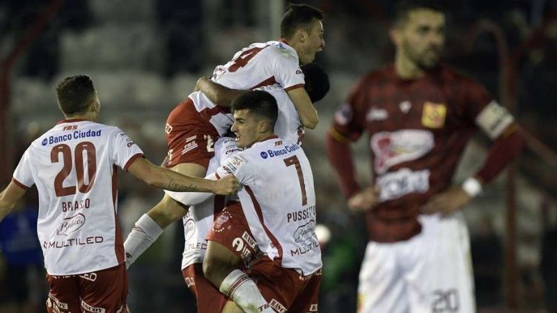 Huracán goleó y avanzó en la Copa Sudamericana