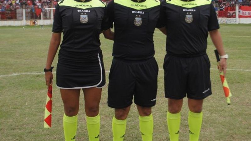 Independiente recibe al “Tesho” riojano, con terna tucumana