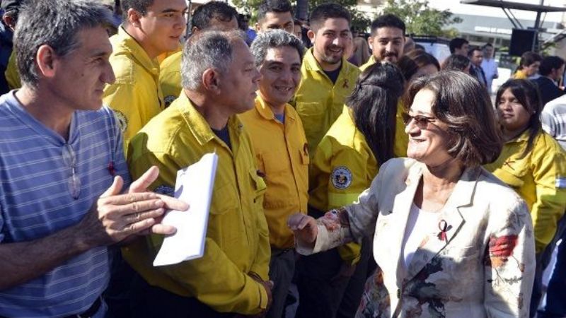 La Gobernadora homenajeó a los brigadistas