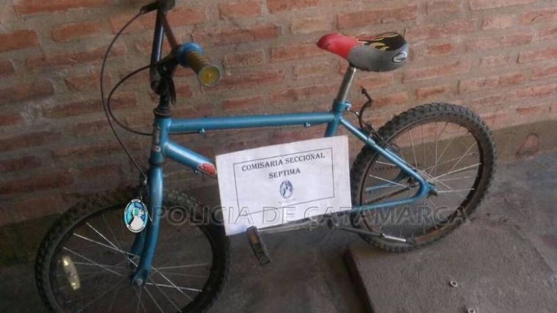 Joven robó una bici, se fugó y lo atraparon