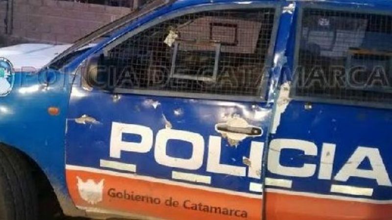 Balearon la casa y auto de un comisario