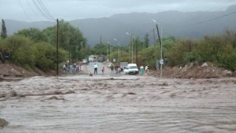 Entregaron subsidios por alquiler para damnificados por las inundaciones