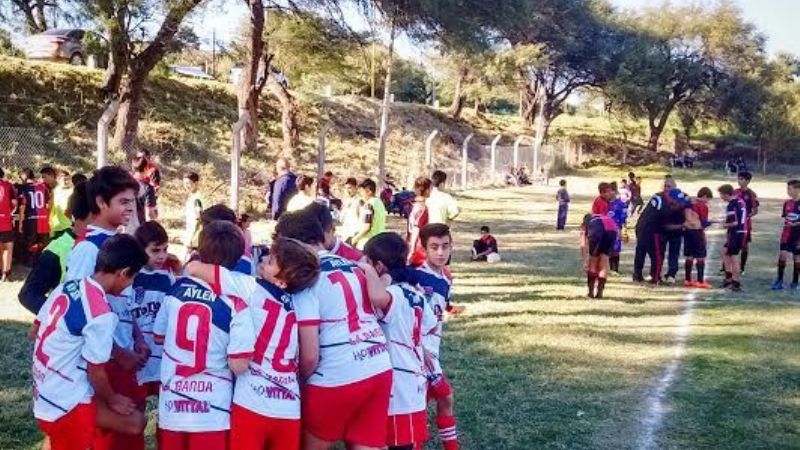 Entretenida jornada de inferiores entre La Carrera y Defensores