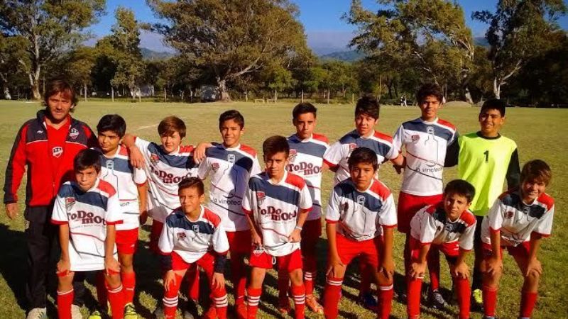 Entretenida jornada de inferiores entre La Carrera y Defensores