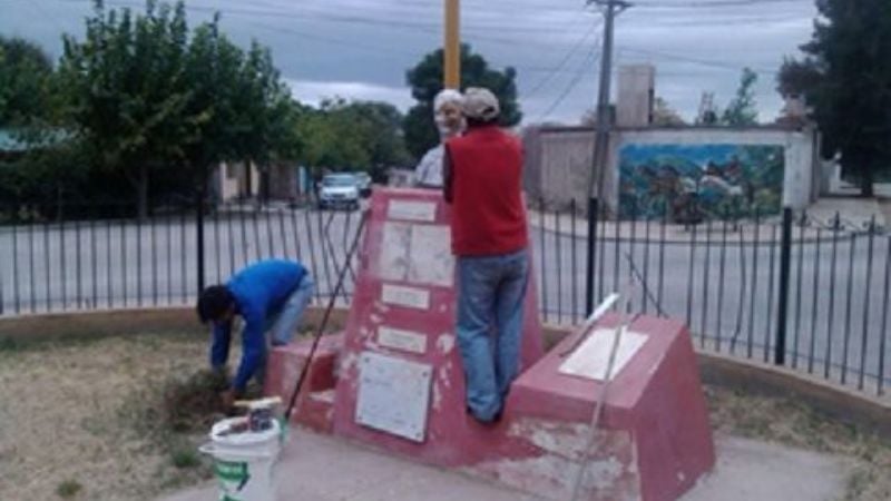 Peronistas restauran el busto de Eva Perón en Andalgalá