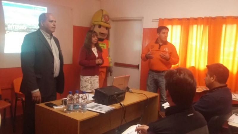 Curso taller en Defensa Civil