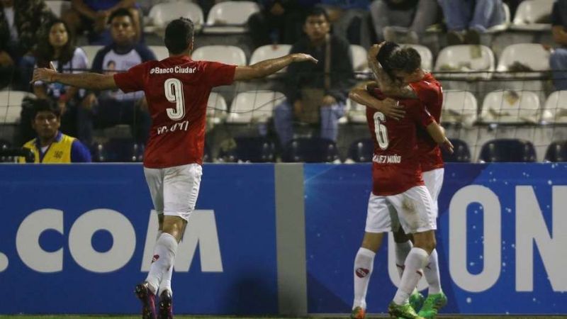 Independiente ganó en Perú y ya piensa en Boca
