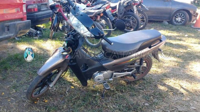 Secuestran dos motos y detienen a dos personas
