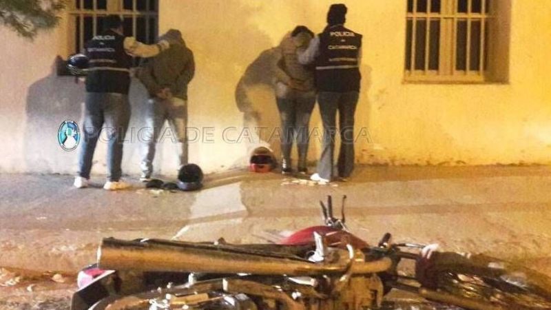 Atraparon a una pareja que cobraba el rescate de una moto