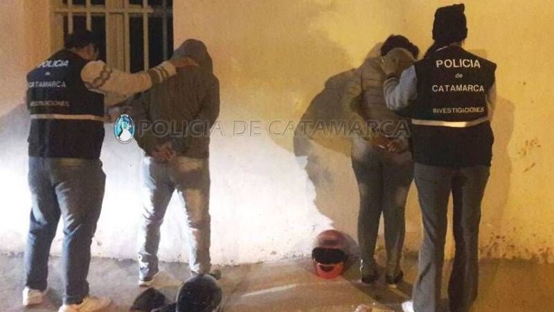 Atraparon a una pareja que cobraba el rescate de una moto