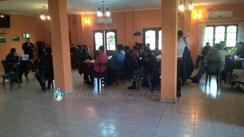 Capacitan a personal policial y de Tránsito Municipal en Santa Rosa