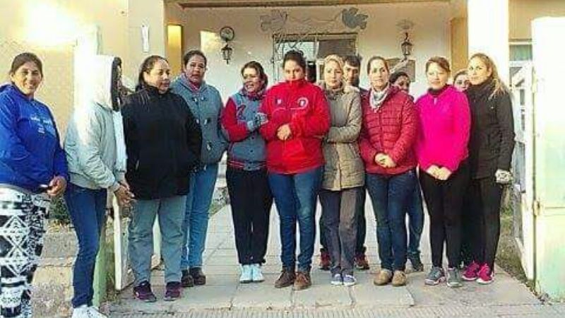 Madres reclaman por estado de baños en escuela