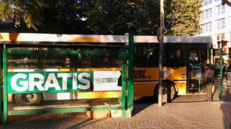 Con custodia policial funciona el transporte urbano de Córdoba