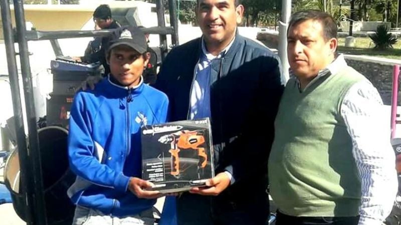 Herrera entregó insumos de Nación a micro emprendedores