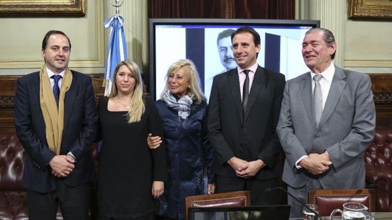 Ex gobernador fue homenajeado en el Senado Nacional