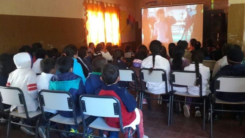 Intensa gira del Cine Móvil de Cultura por escuelas de Capayán