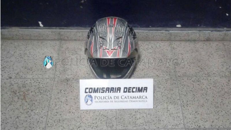 Aprehenden a dos jóvenes y secuestran un casco