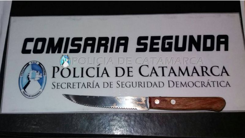 Detienen a una mujer por apuñalar a una joven