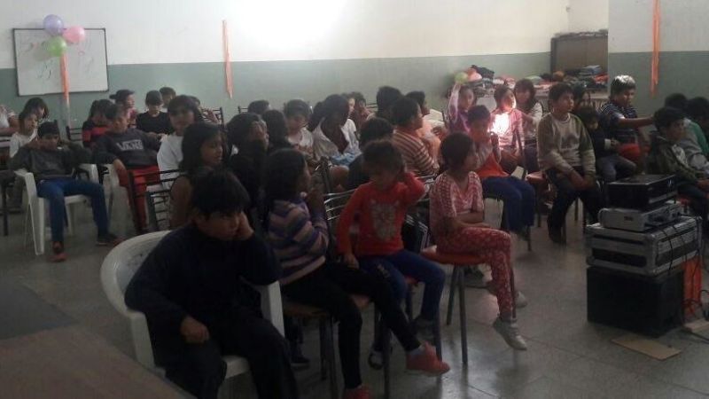 El Cine Móvil de Cultura en Capayán y Bº San Antonio Sur