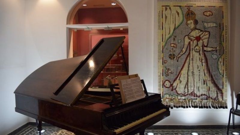 Vecinos donaron un piano al Museo de la Ciudad - Casa Caravati