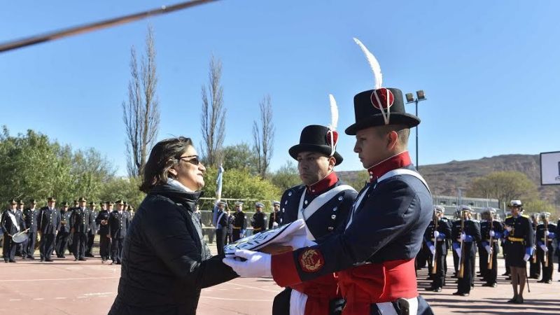 En el Día de la Bandera, Lucía inauguró edificio escolar en Hualfín