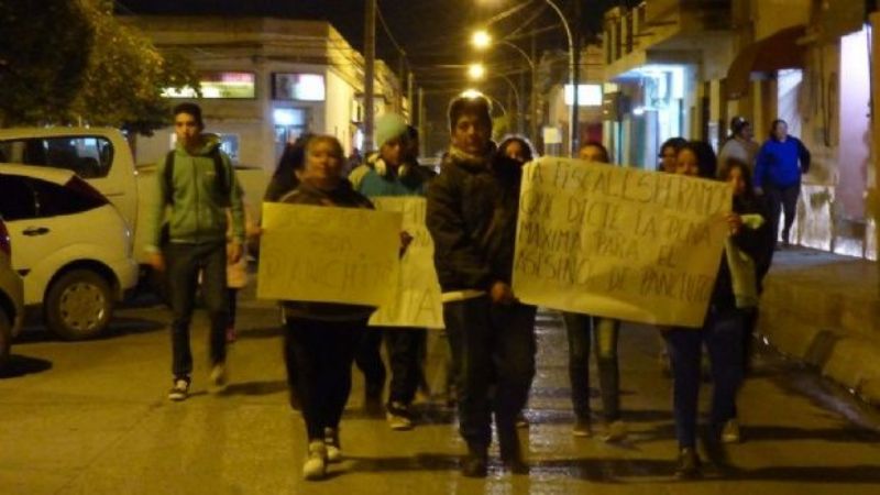 Adhesión poética para el ángel asesinado